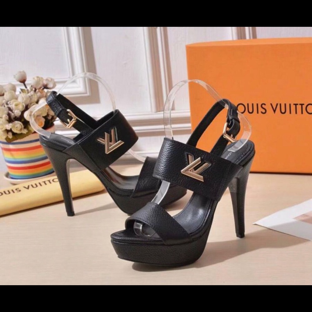 Brand new size 40